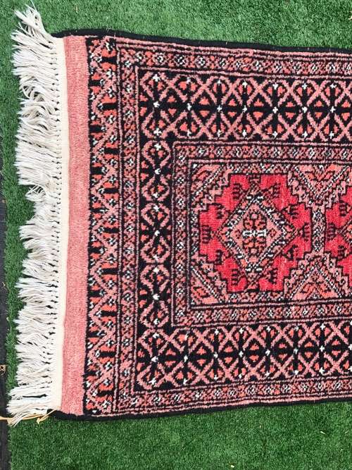 WOW !!!!  A STUNNING PURE WOOL HAND KNOTTED BOKHARA PERSIAN CARPET 1280 X 600mm