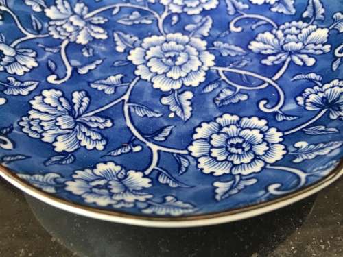 Beautiful Vintage Japanese porcelain Blue and White Arita Plate, signed Juzan-Gama