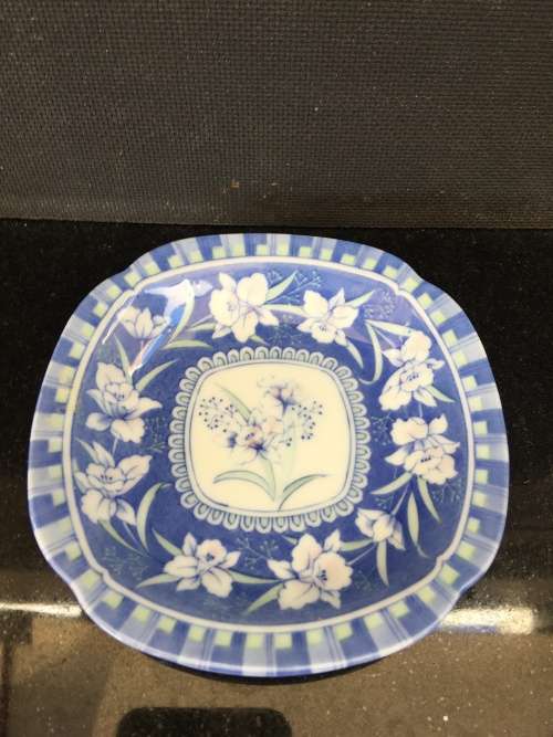 Beautiful Vintage Japanese porcelain Blue and White with lime green. unsigned 12 cm