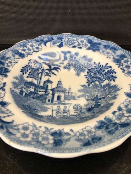 Beautiful Vintage Japanese porcelain Blue and White Landscape bowl, 14 cm
