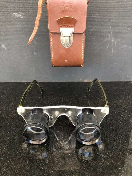 WOW !! VINTAGE OPTIKON GERMAN BINOCULAR GLASSES IN THE MATCHING LEATHER CASE