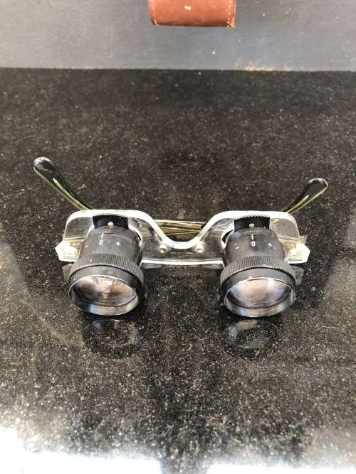 WOW !! VINTAGE OPTIKON GERMAN BINOCULAR GLASSES IN THE MATCHING LEATHER CASE