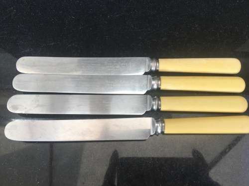 Vintage set of 4 Faux Bone handle Stainless Butter knives - Sheffield
