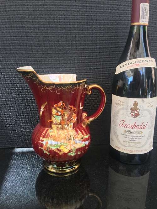 c1940s Crown Devon Fieldings Rouge Royal Jug Ship Pattern with Mother of Pearl Lustre inside. 17.5cm