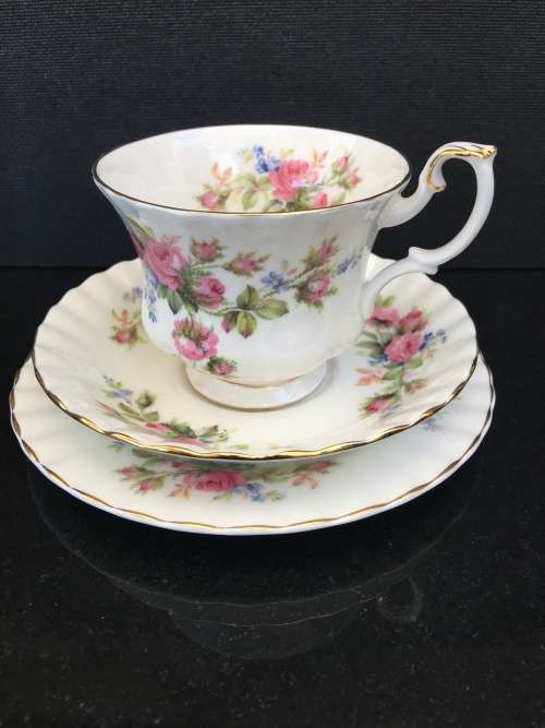 WOW !!! Stunning vintage Royal Albert "Moss Rose" TRIO  With Gold Trimmings, Like new.
