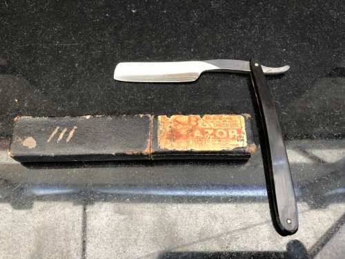 WOW !!! ANTIQUE THE MAB STRAIGHT CUT STROP RAZOR IN THE ORIGINAL BOX AND STILL SHARP