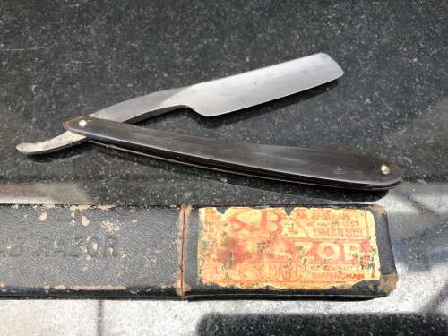 WOW !!! ANTIQUE THE MAB STRAIGHT CUT STROP RAZOR IN THE ORIGINAL BOX AND STILL SHARP