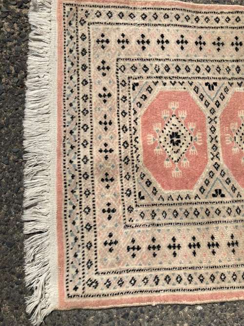 WOW !!! STUNNING MORI BOKHARA PURE WOOL HAND KNOTTED PERSIAN CARPET 1000 X 650mm