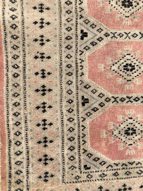WOW !!! STUNNING MORI BOKHARA PURE WOOL HAND KNOTTED PERSIAN CARPET 1000 X 650mm