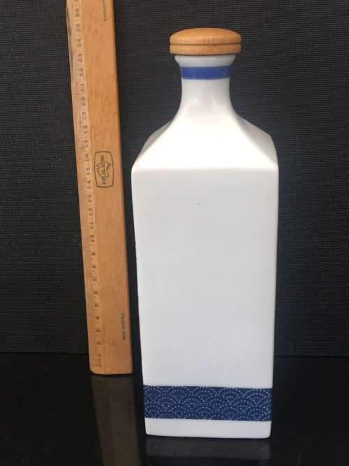 Rare Limited Edition Japanese Rashomon Fine Porcelain Sake/Rice Wine Bottle empty. Signed by Artist