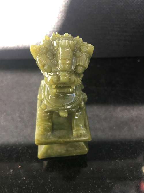 A Small Vintage Chinese Green Carved Foo Dog. 7 x 5 x 3 cm