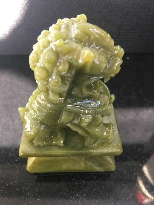 A Small Vintage Chinese Green Carved Foo Dog. 7 x 5 x 3 cm