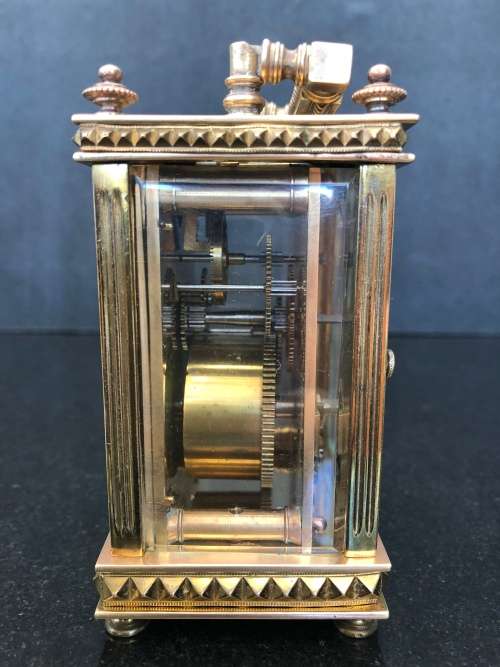 STUNNING SOLID BRASS FRENCH CARRIAGE CLOCK WITH BEVELLED GLASS WORKING PERFECTLY WITH THE KEY