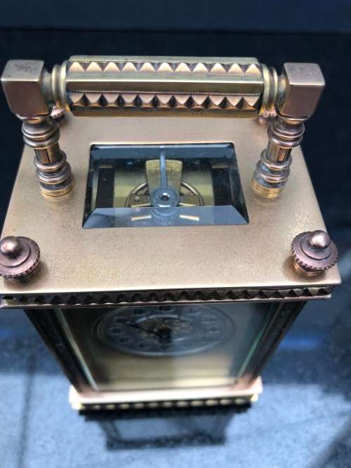 STUNNING SOLID BRASS FRENCH CARRIAGE CLOCK WITH BEVELLED GLASS WORKING PERFECTLY WITH THE KEY