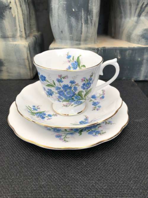 WOW !!! STUNNING VINTAGE ROYAL ALBERT "FORGET ME NOT" TRIO WITH GOLD TRIMMINGS , Like new.