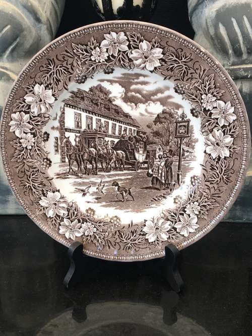 Stunning Vintage "Coaching Taverns" 1828 Royal Tudorware Stafforshire England Display Plate. 25.5 cm