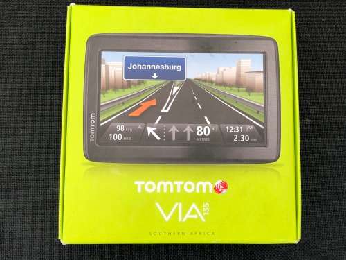 TomTom VIA 135 5 Inch GPS Sat Nav Full Lifetime Maps , bluetooth , hands free , speed traps