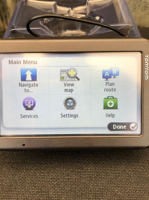 TomTom VIA 135 5 Inch GPS Sat Nav Full Lifetime Maps , bluetooth , hands free , speed traps