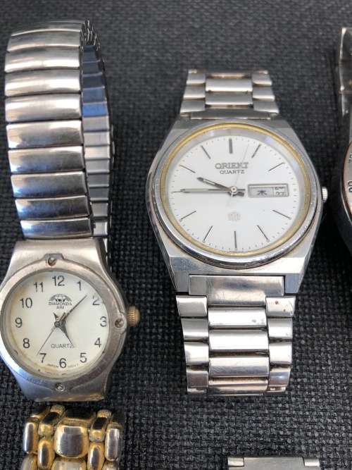 JOB LOT OF VARIOUS WATCHES FOR SPARES OR REPAIRS INCLUDING SEIKO