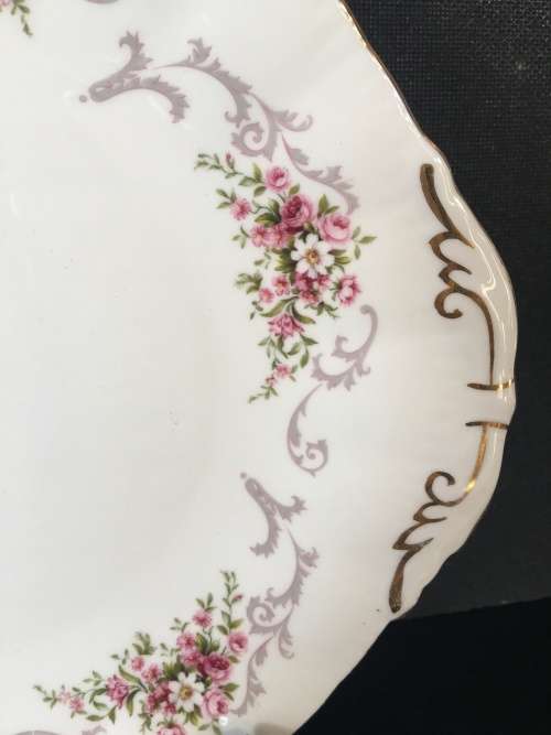 Stunning Vintage Paragon "Rose Bouquet" Fine Porcelain Cake Plate. Pink Floral & Gold Gilt