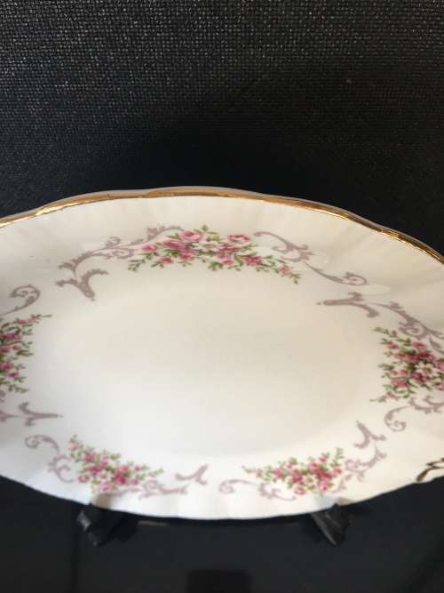 Stunning Vintage Paragon "Rose Bouquet" Fine Porcelain Cake Plate. Pink Floral & Gold Gilt