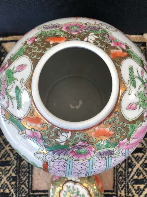 Stunning Rare Large Famille Rose Ginger Jar  "Da Qing Qianlong Nian Zhi"  Qianlong Dynasty,