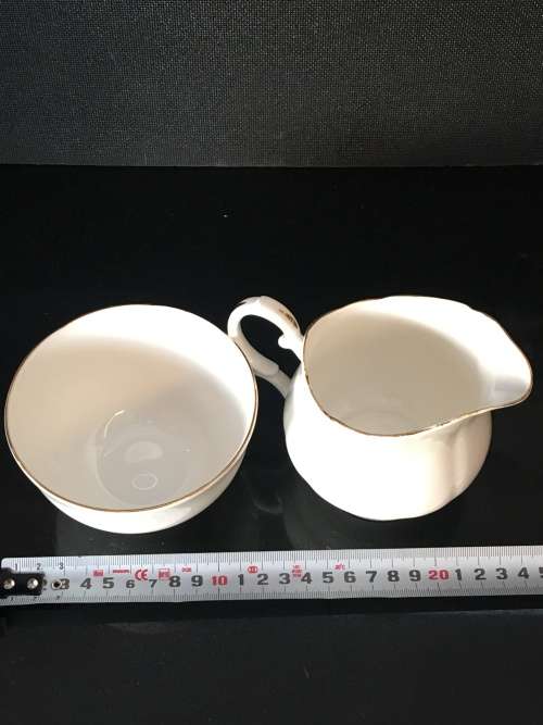 Beautiful White & Gold Gilt Vintage Duchess Fine Porcelain England 250g Sugar and Creamer