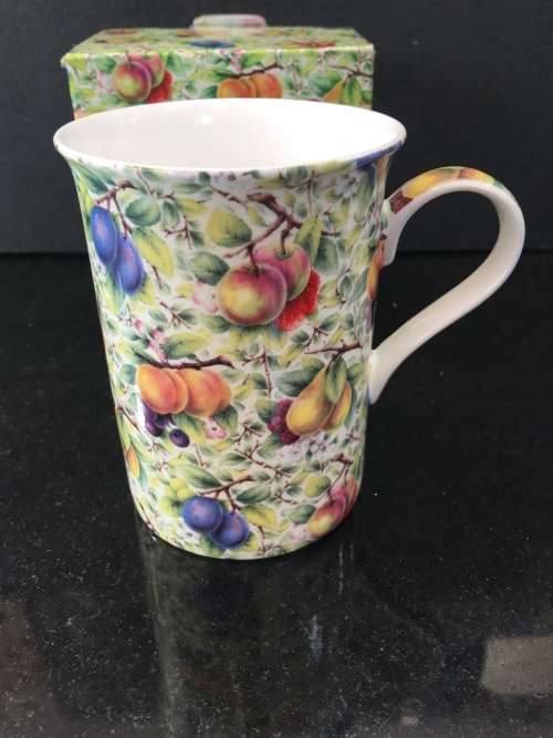 Maxwell & Williams Designer  "Orchard"  Fine Bone China 320ml Mug- Gift Boxed