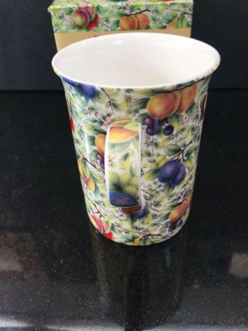 Maxwell & Williams Designer  "Orchard"  Fine Bone China 320ml Mug- Gift Boxed