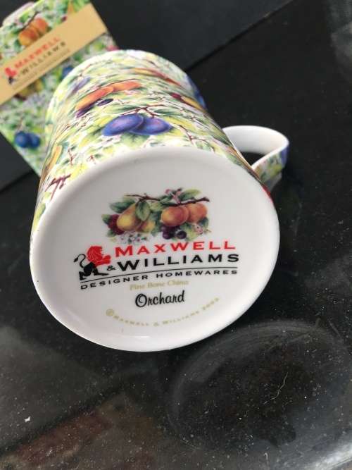 Maxwell & Williams Designer  "Orchard"  Fine Bone China 320ml Mug- Gift Boxed