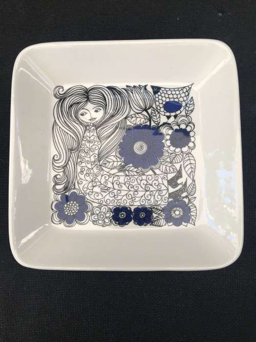 Beautiful Vintage Pastoraali Arabia Made in Finland Square Black and Blue on white Dish 18 cm