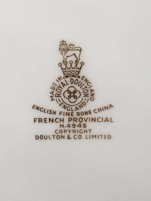 6 x Stunning Vintage and Rare Royal Doulton French Provincial  H.4945 Dinner Plates 23cm