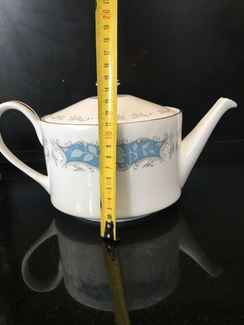 Stunning c1970s "Moonlight Rose" Tea Pot by Aynsley England-White Roses On Blue & Silver Scrolls
