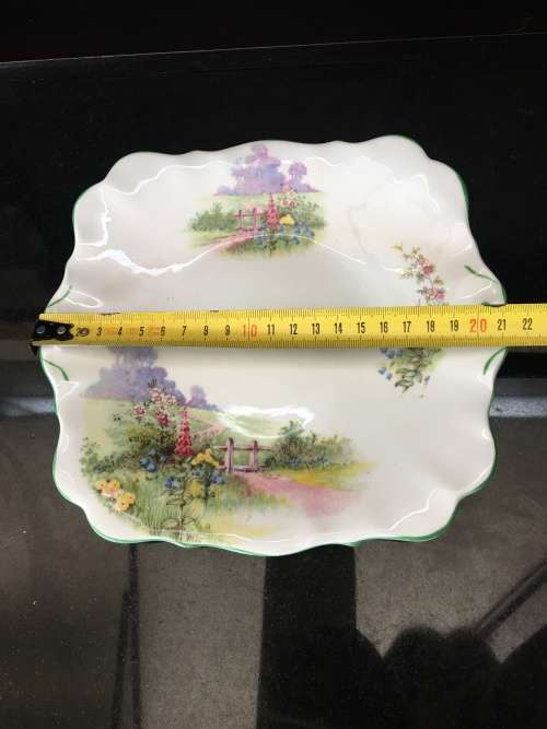 Wow!!! Ultra Rare c1940s "MEADOWSIDE" Fine Bone Bell China scalloped Cake serving Plate with handles