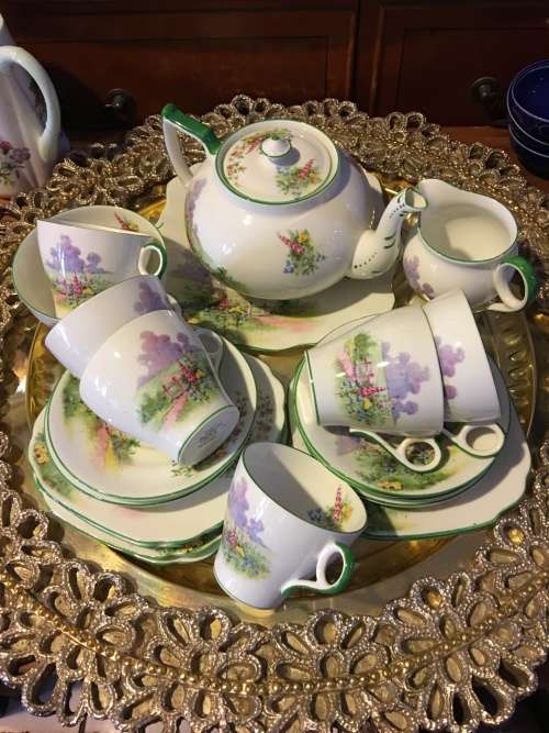 Wow!!! Ultra Rare c1940s "MEADOWSIDE" Fine Bone Bell China Tea cup & Saucer & scalloped side plate