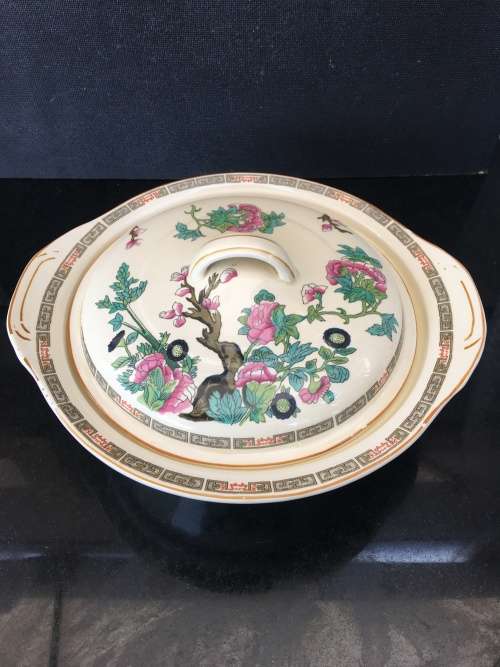 Beautiful c1931 Woods Ivory Ware, Porcelain Tureen hand painted (chinese style) Marked