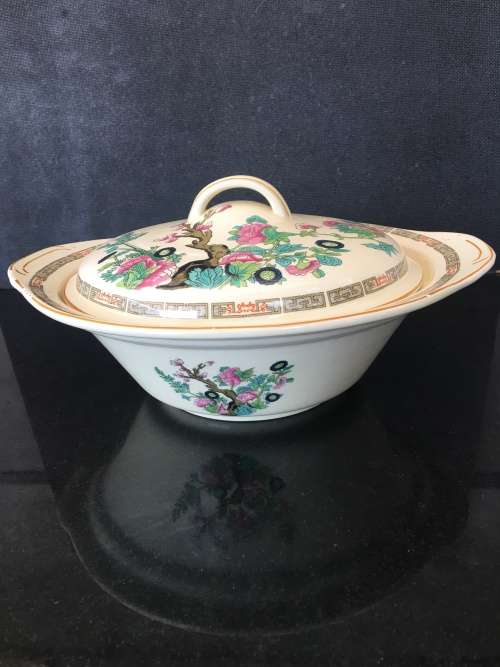 Beautiful c1931 Woods Ivory Ware, Porcelain Tureen hand painted (chinese style) Marked