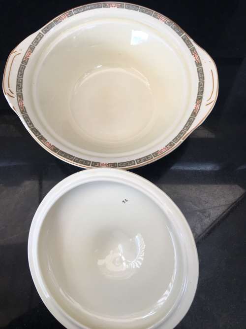 Beautiful c1931 Woods Ivory Ware, Porcelain Tureen hand painted (chinese style) Marked