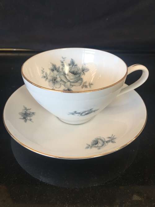 Beautiful c1959 - 1977 Thomas Germany Porcelain Tea cup  & saucer. Grey Rose & Gold Gilt.