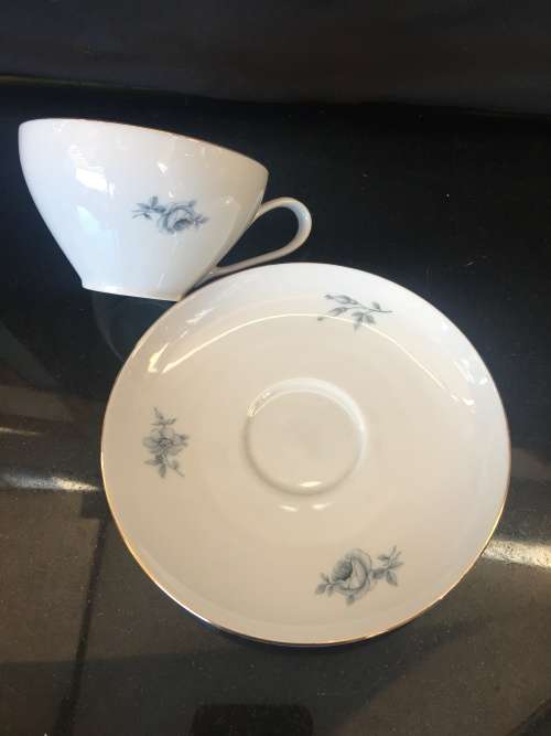 Beautiful c1959 - 1977 Thomas Germany Porcelain Tea cup  & saucer. Grey Rose & Gold Gilt.