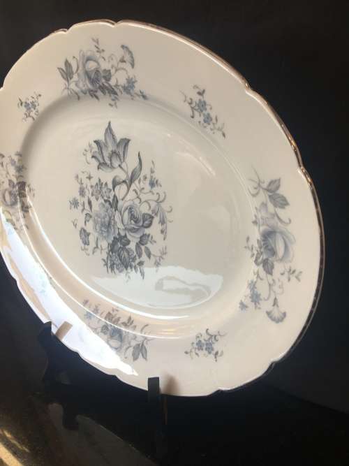 Absolutely Beautiful Royal Standard Fine Bone China England  Large Oval Scalloped Platter