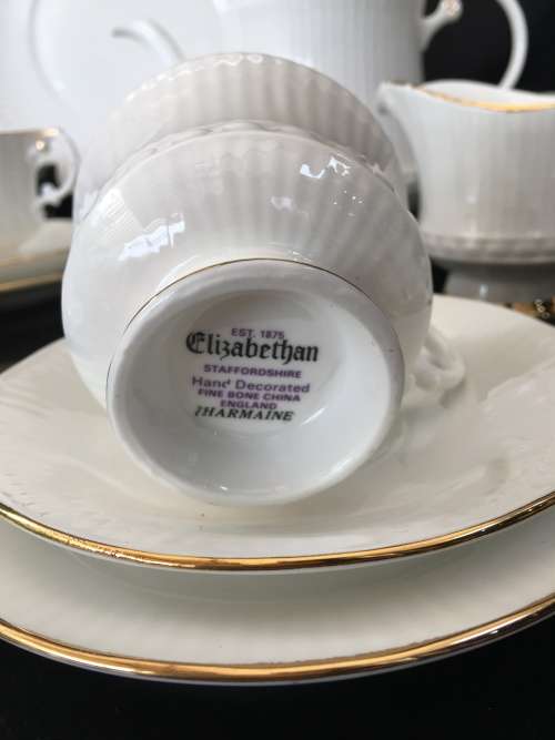 Vintage Elizabethan "CHARMAINE"  White,Fluted-Ribbed-Scalloped-Gold Trim Tea Set 23 Piece. Mint Cond