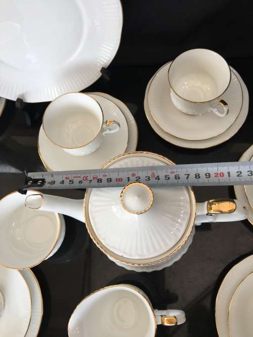 Vintage Elizabethan "CHARMAINE"  White,Fluted-Ribbed-Scalloped-Gold Trim Tea Set 23 Piece. Mint Cond