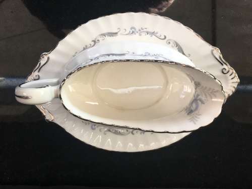 Stunning Vintage Paragon "Morning Rose" By Appointment to Her Majesty The Queen. Gravy Dish & Tray