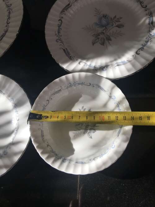 Stunning Vintage Paragon "Morning Rose" By Appointment to Her Majesty The Queen. 5 Piece Setting