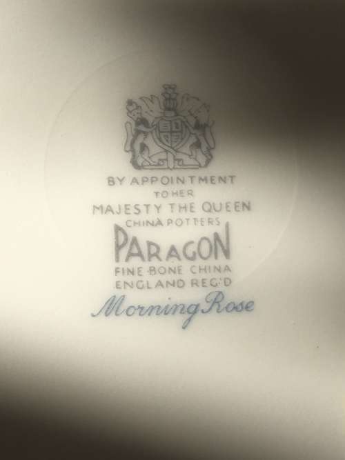 Stunning Vintage Paragon "Morning Rose" By Appointment to Her Majesty The Queen. 5 Piece Setting