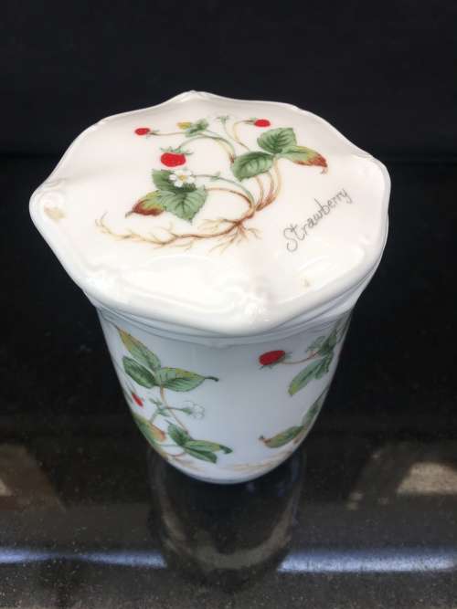Beautiful Vintage Japan Made Limited Edition Strawberry Collection- Porcelain mug & Lid & Infuser