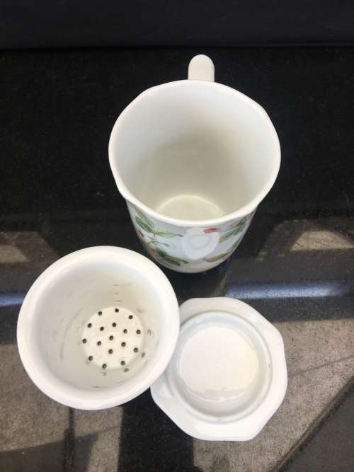 Beautiful Vintage Japan Made Limited Edition Strawberry Collection- Porcelain mug & Lid & Infuser