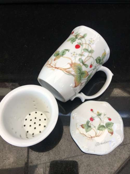Beautiful Vintage Japan Made Limited Edition Strawberry Collection- Porcelain mug & Lid & Infuser