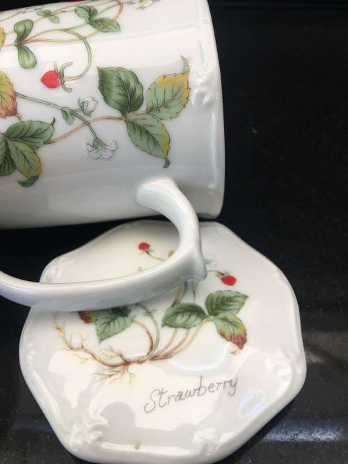 Beautiful Vintage Japan Made Limited Edition Strawberry Collection- Porcelain mug & Lid & Infuser